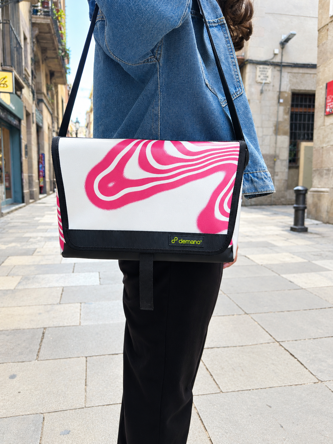ARIBAU Shoulder Bag