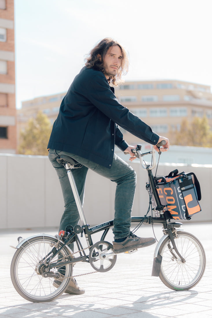 DEMANO BARCELONA FONTANA M BROMPTON用 新品 FONTANA Brompton bag made from recycled flags | Demano