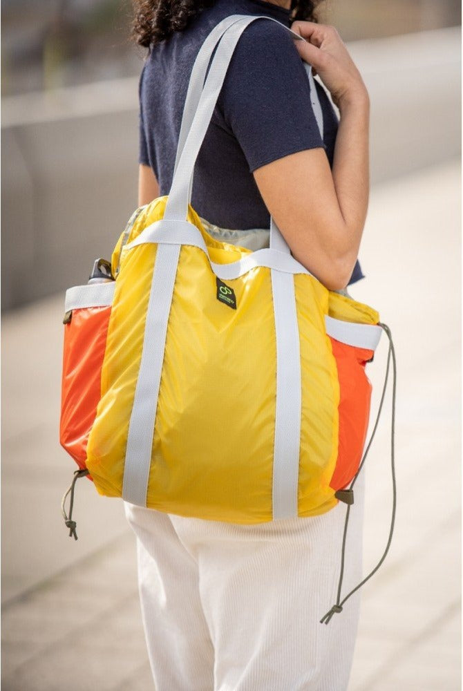 TOTE Parachute Backpack made from recycled parachute kites | Demano